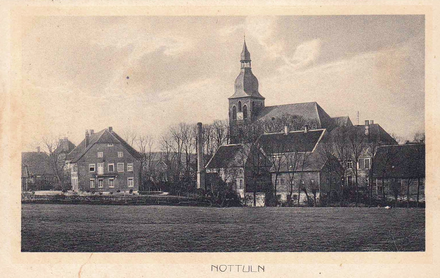 Blick von Hanhoffs Wiese (ehem. Kapitelgarten) auf das ehemalige Stift um 1913